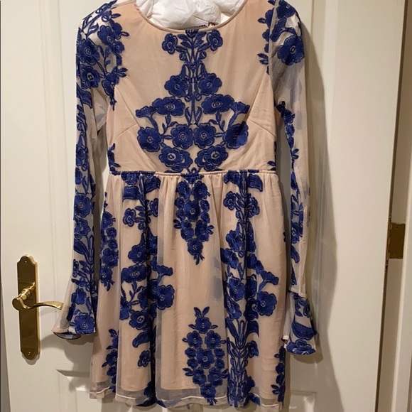 *HOST PICK* FOR LOVE AND LEMONS Blue and White Long Sleeved Dress - Picture 6 of 9